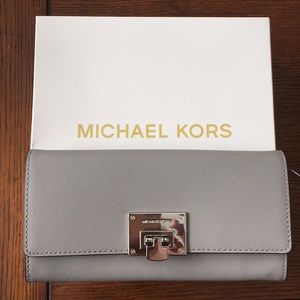 Michael Kors wallet NWT